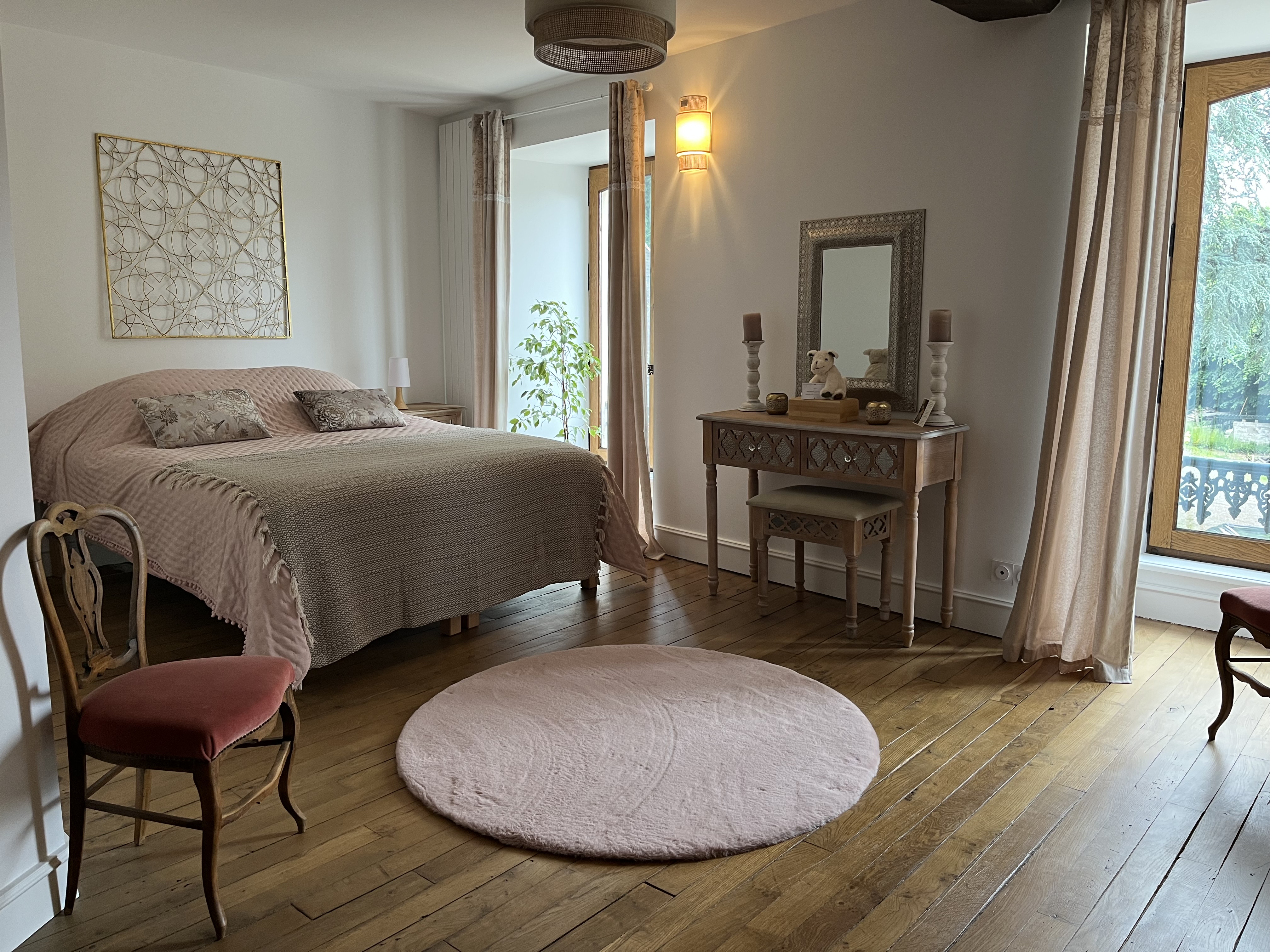 La chambre SAKURA sur le catalogue des hébergements du Domaine de la Belle Avette